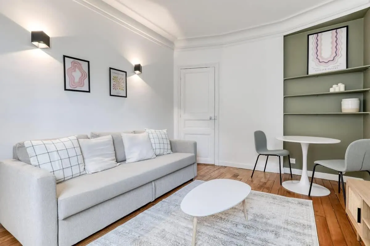 Delta - Appartement Parisien - 9E Paris