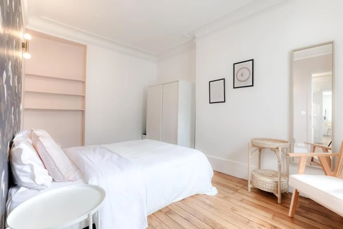 Delta - Appartement Parisien - 9E 0*, Paris Frankrike